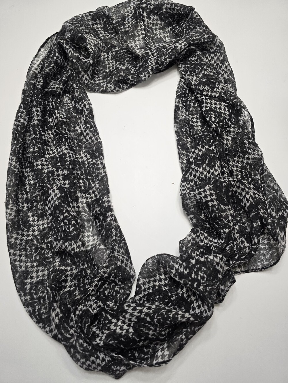 Black & White Patterned Lightweight Women’s Infinity Scarf